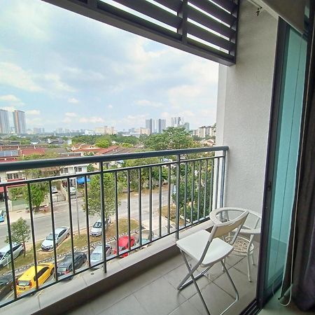 Appartamento Pj5 Soho By Wsy Petaling Jaya Esterno foto