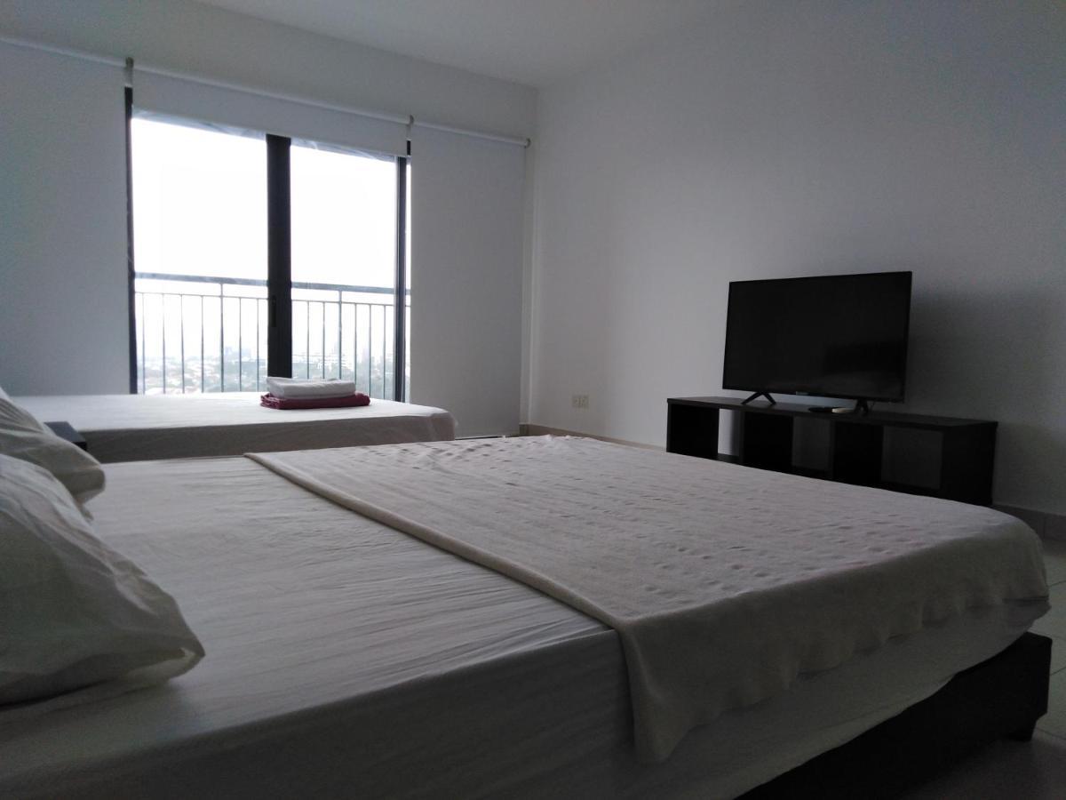 Appartamento Pj5 Soho By Wsy Petaling Jaya Esterno foto
