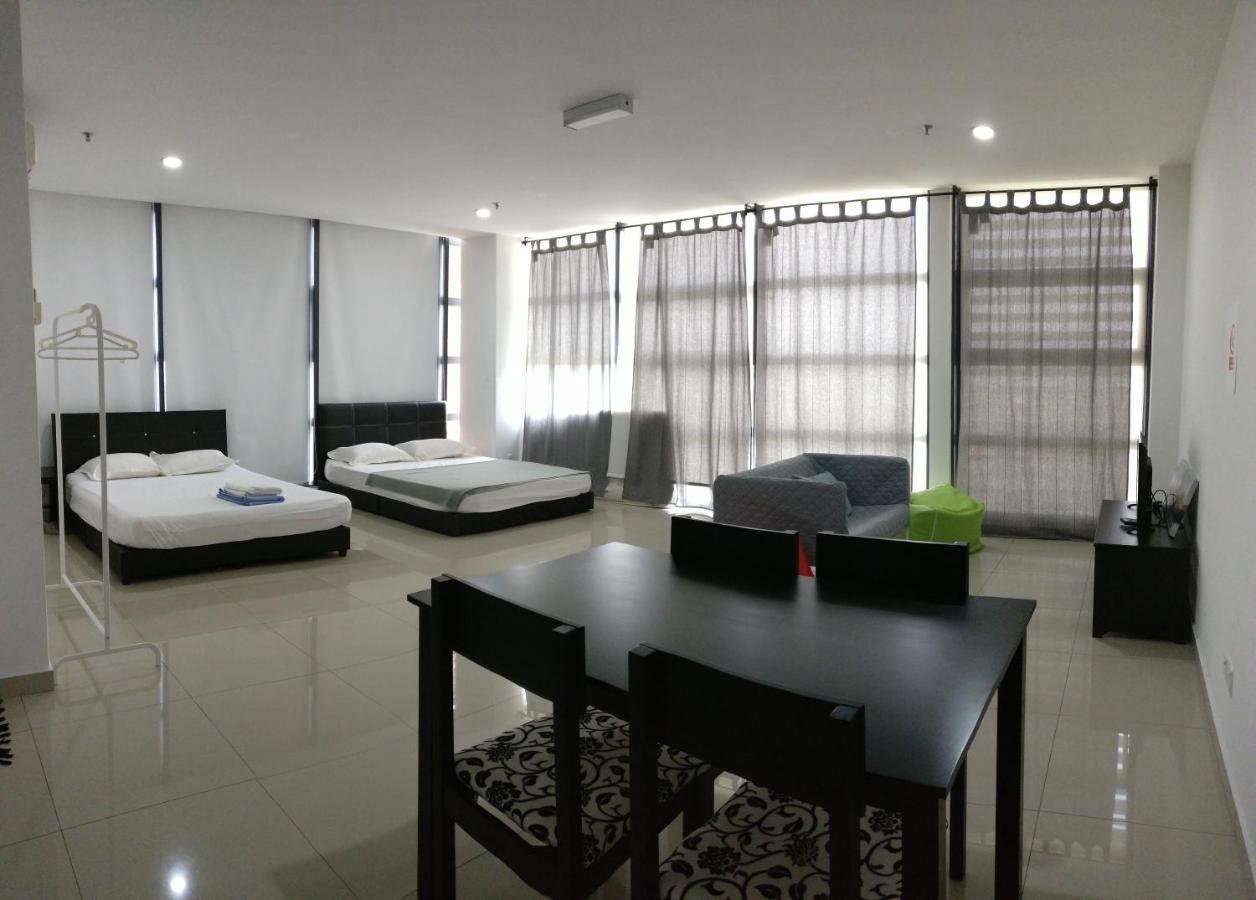 Appartamento Pj5 Soho By Wsy Petaling Jaya Esterno foto