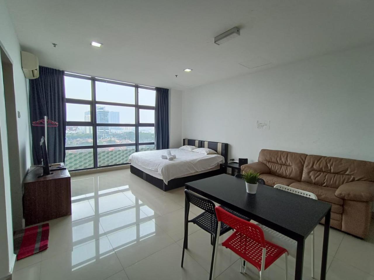 Appartamento Pj5 Soho By Wsy Petaling Jaya Esterno foto