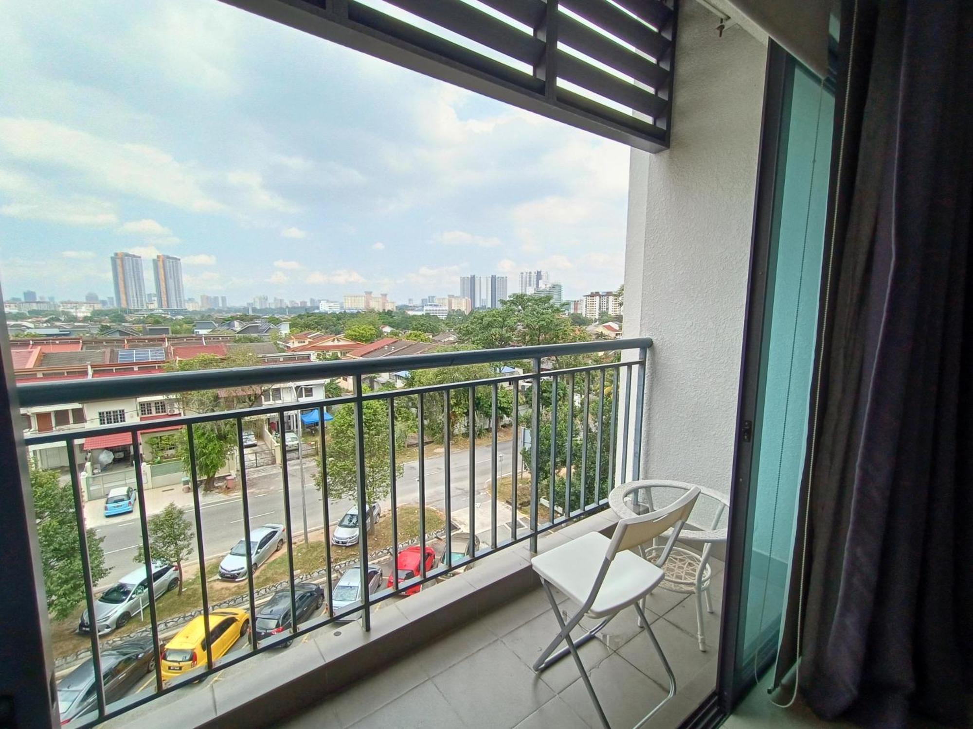 Appartamento Pj5 Soho By Wsy Petaling Jaya Esterno foto
